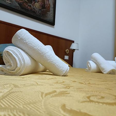 Domus Cesena Hotel Bagian luar foto