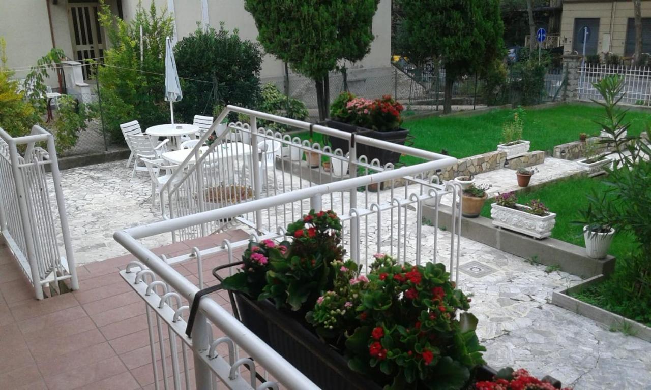 Domus Cesena Hotel Bagian luar foto