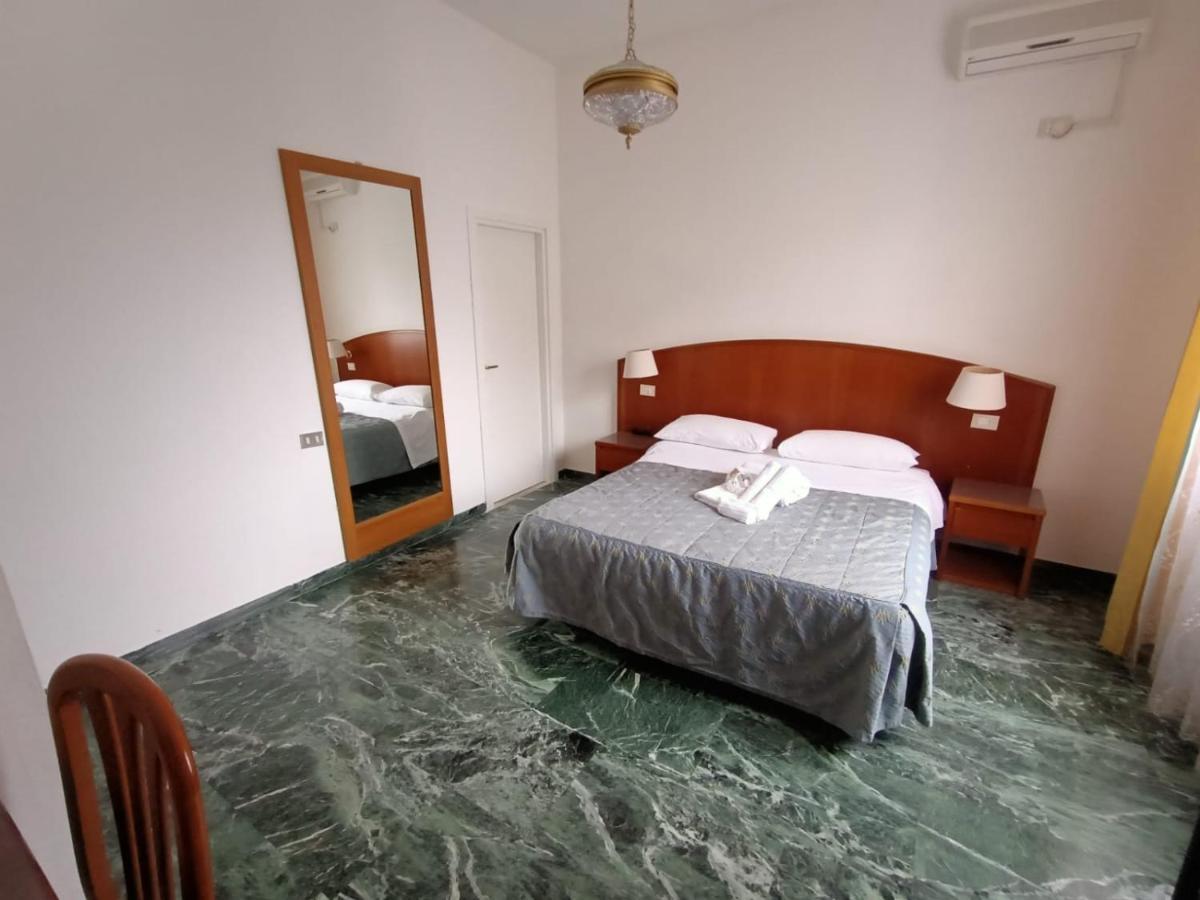 Domus Cesena Hotel Bagian luar foto