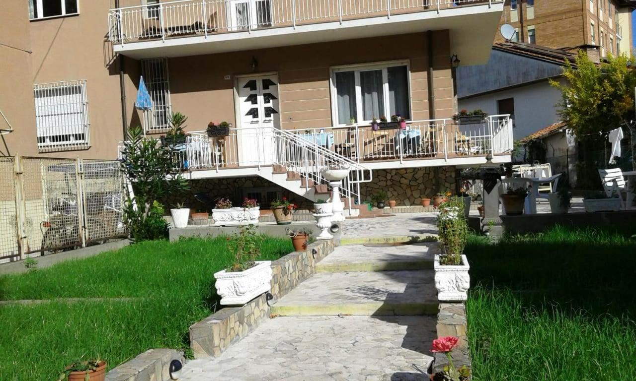 Domus Cesena Hotel Bagian luar foto