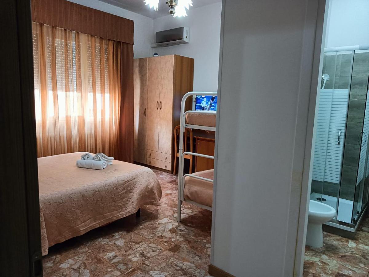 Domus Cesena Hotel Bagian luar foto