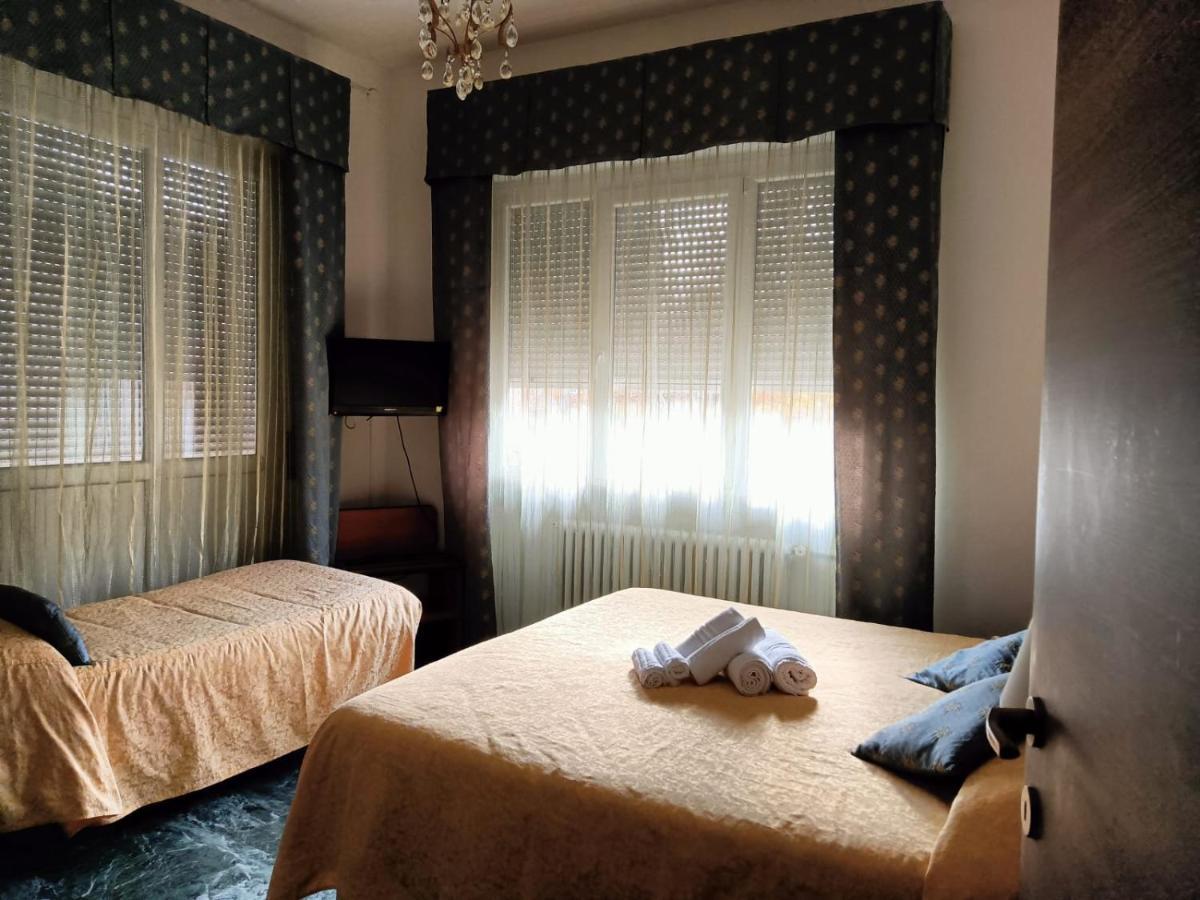 Domus Cesena Hotel Bagian luar foto