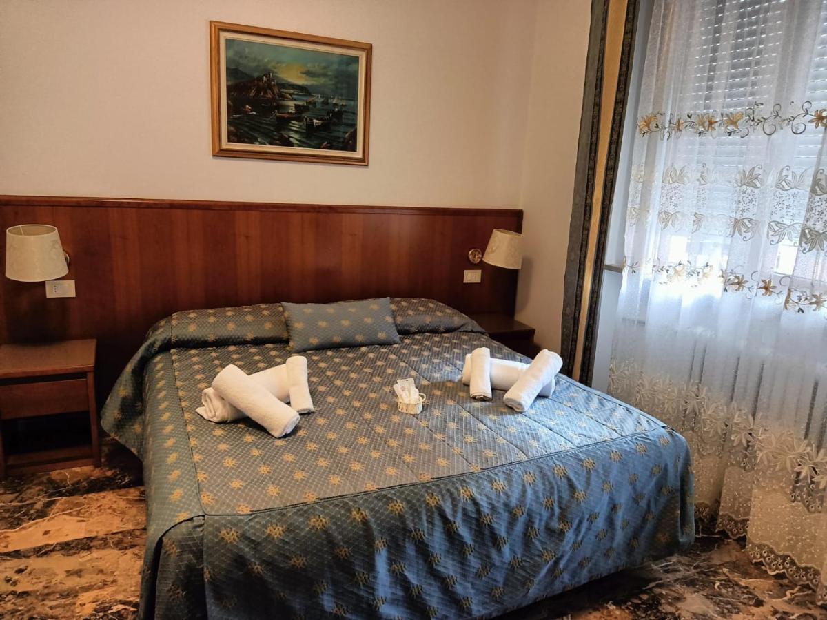 Domus Cesena Hotel Bagian luar foto