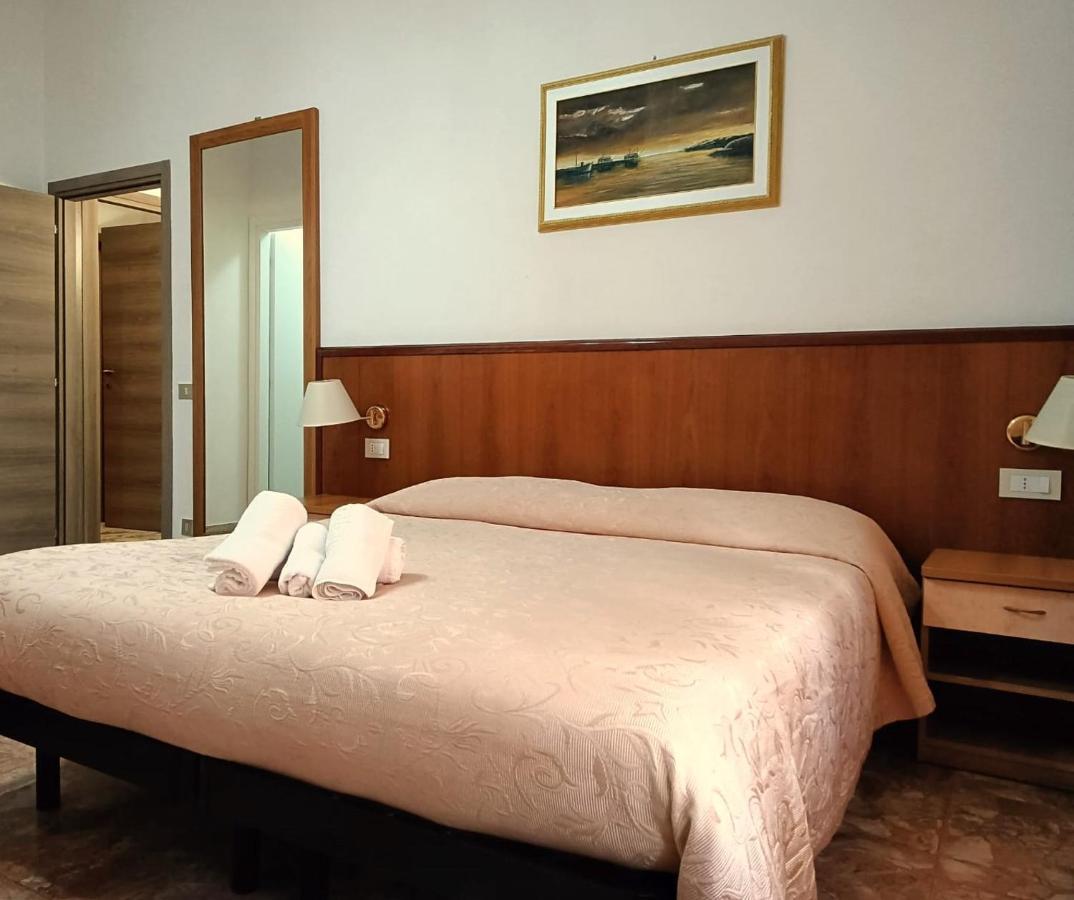 Domus Cesena Hotel Bagian luar foto