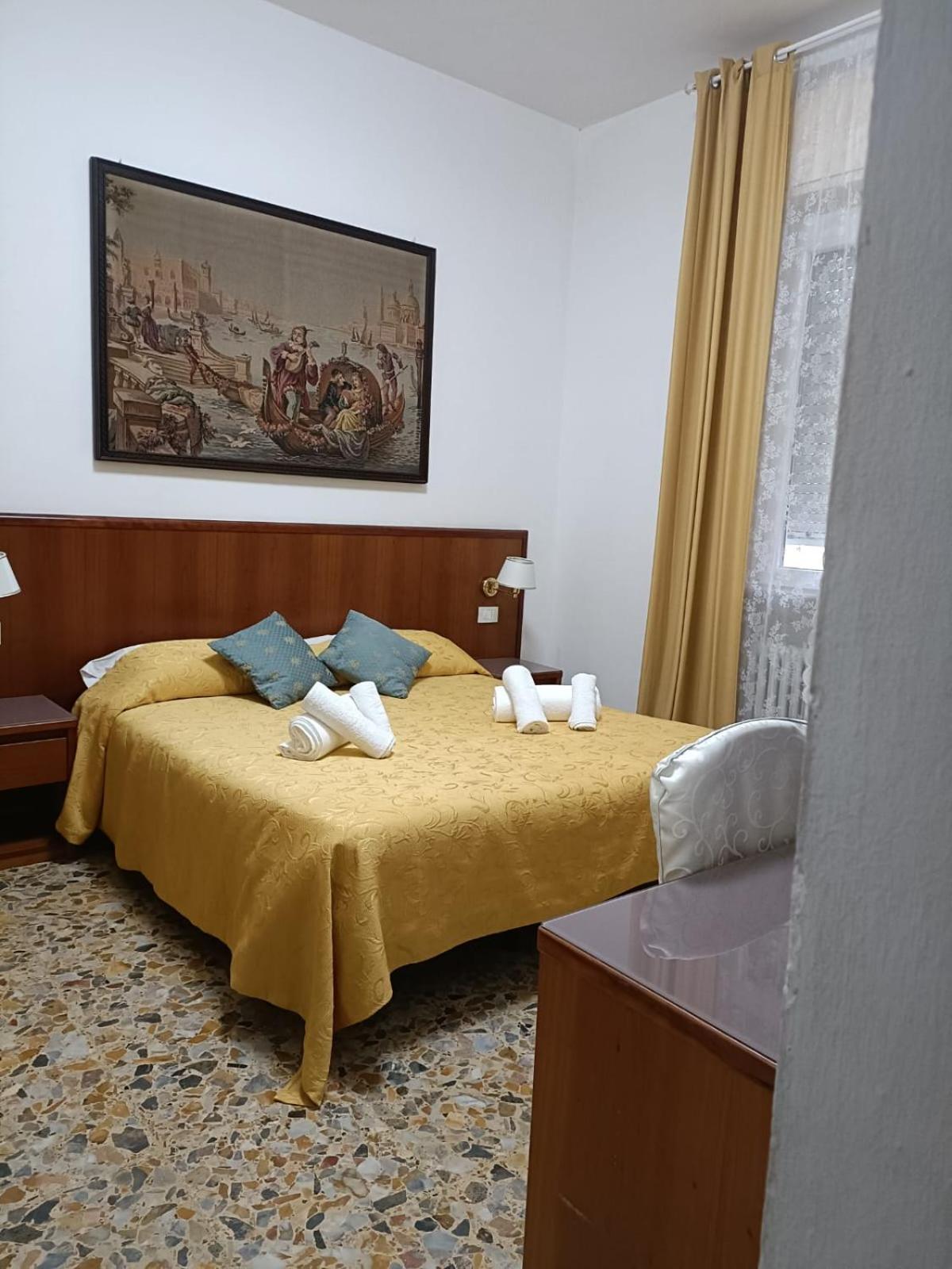 Domus Cesena Hotel Bagian luar foto