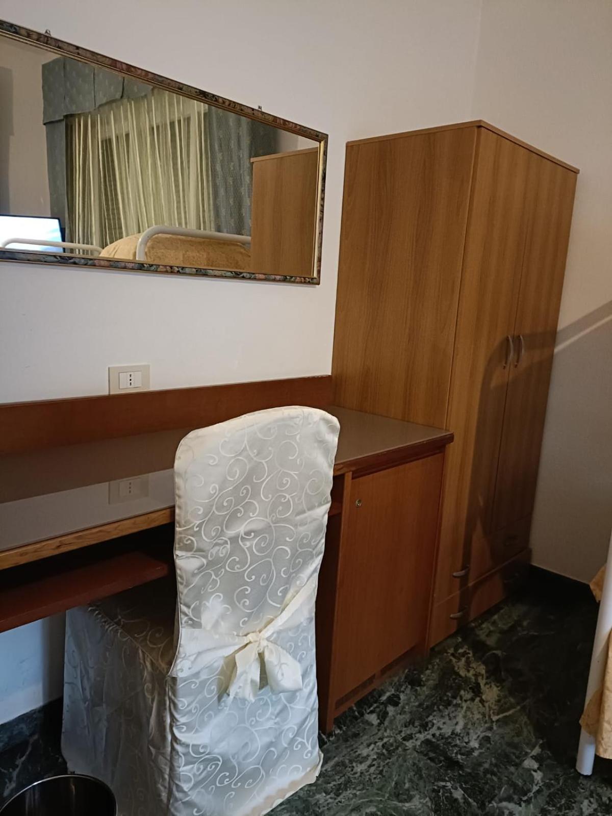 Domus Cesena Hotel Bagian luar foto